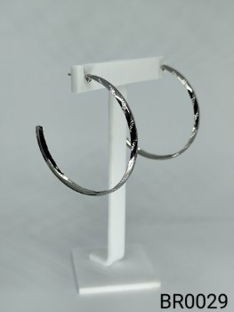 brinco inox argola  desenhada