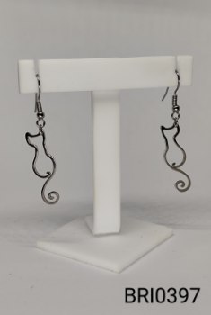 brinco inox gato estilizado vazado