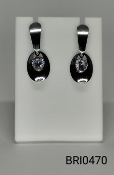 brinco  inox oval zircônia redonda no meio