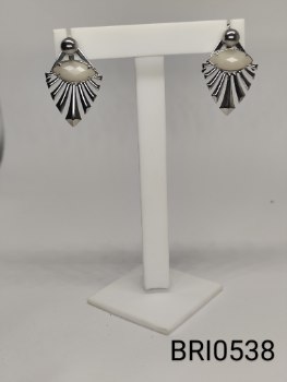 brinco inox escamas com pérola