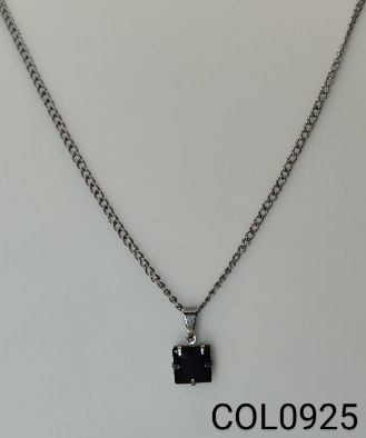 colar inox pingente zircônia quadrada preta